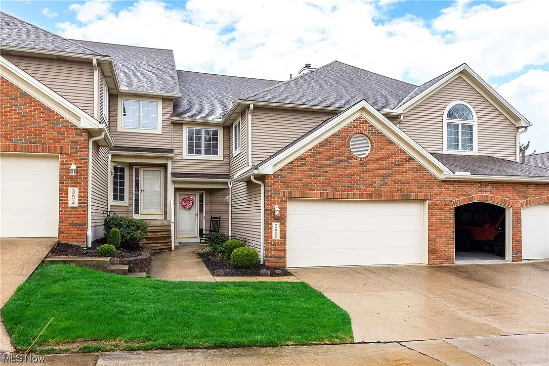 392 Ambleside Way photo 1