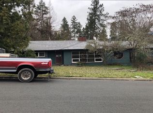 726 NW Bellevue Pl, Grants Pass, OR