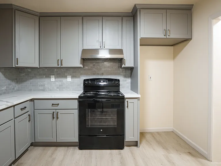 582 Euclid Ave #A — Photo 9