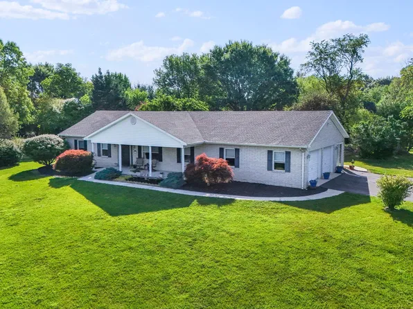 8017 Lake Dr, Fairplay, MD 21733