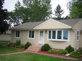 8965 S 76th St, Franklin, WI 53132