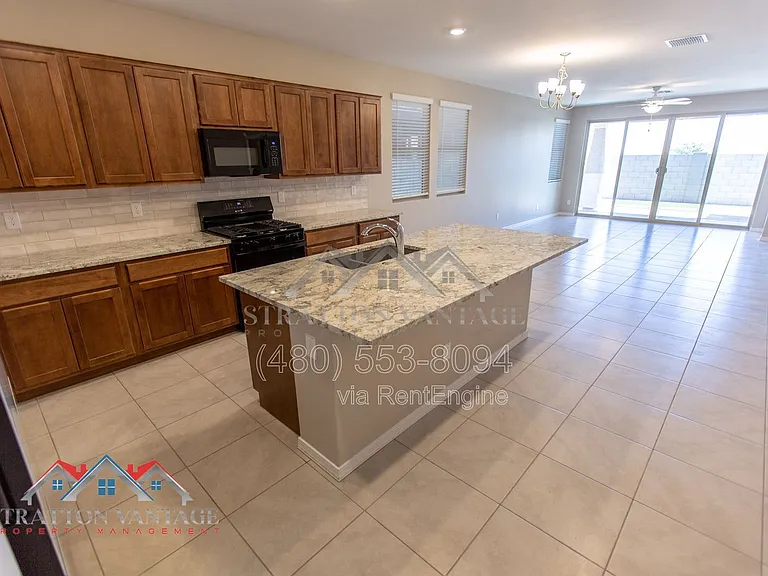 15769 W Voltaire St — Photo 8