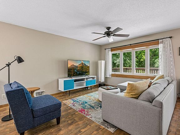 2nd image of 13927 Herald Ct