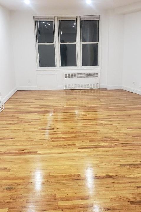 1st image of 14227 Barclay Ave APT 202