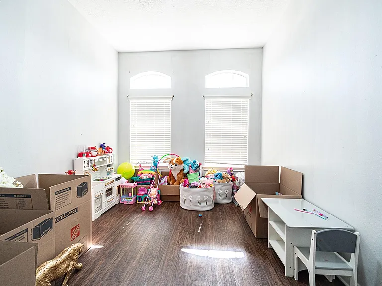 10306 Gerlach St — Photo 17
