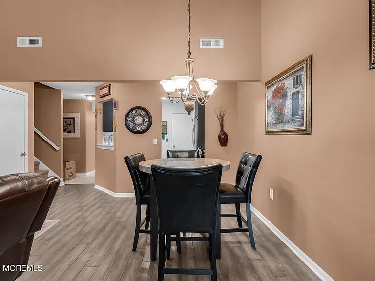 492 Bayberry Ct — Photo 16