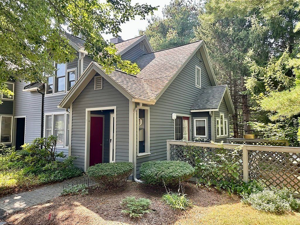 5 Amity Pl 5, Amherst, MA 01002 Zillow