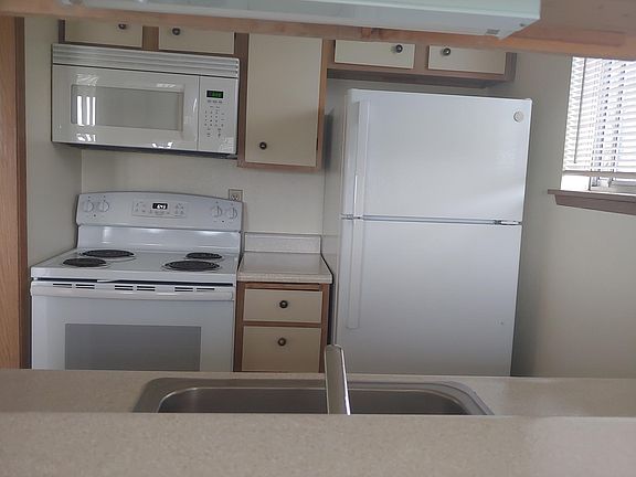5th image of 605 S 152nd St #6ahdad5hy