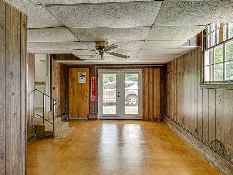 4824 Lynn Dr — Photo 17