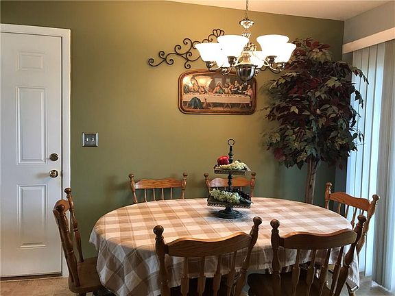 4th image of 1708 Fair Oaks Dr