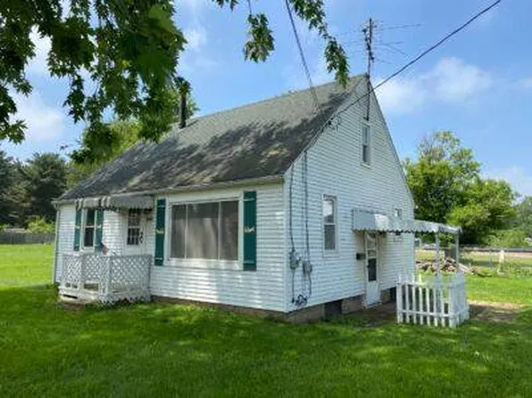 2405 Harmon St NE, Canton, OH 44705