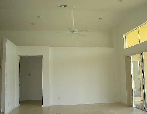 121 Tuscany Dr — Photo 24