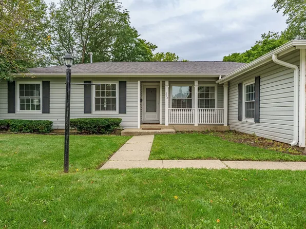 212 Wellington Ave, Elk Grove Village, IL 60007