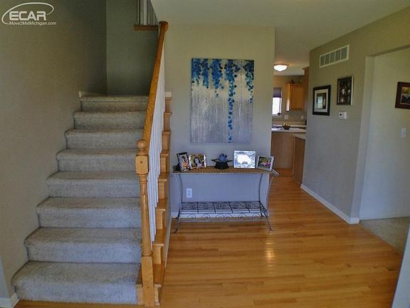 3rd image of 7418 Waterfall Dr