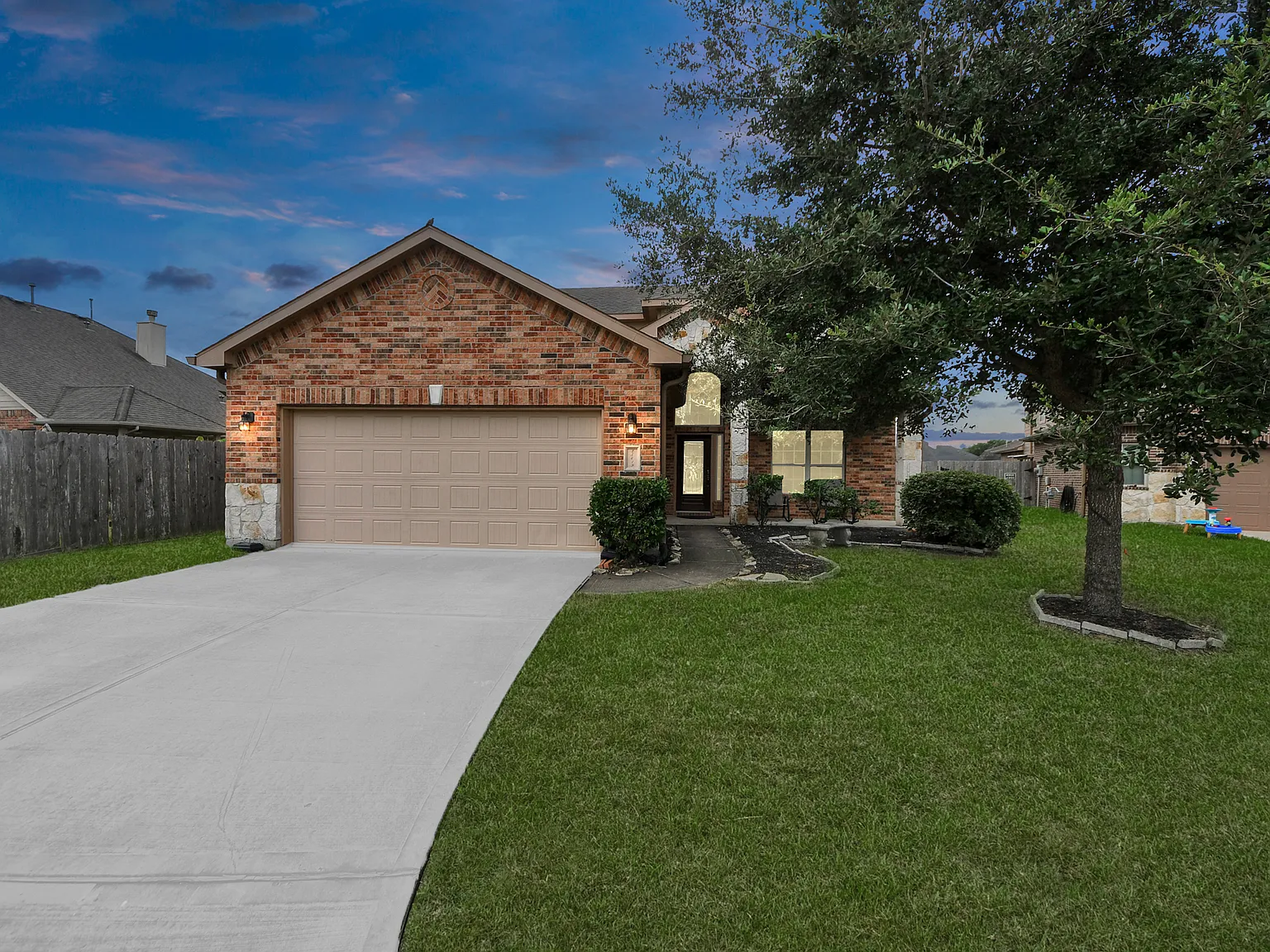 4 bed, 3.5 bath, 2576 sqft, $2,800 — Photo 4