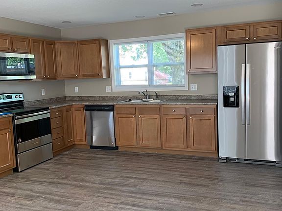 Kitchen - brand new appliances