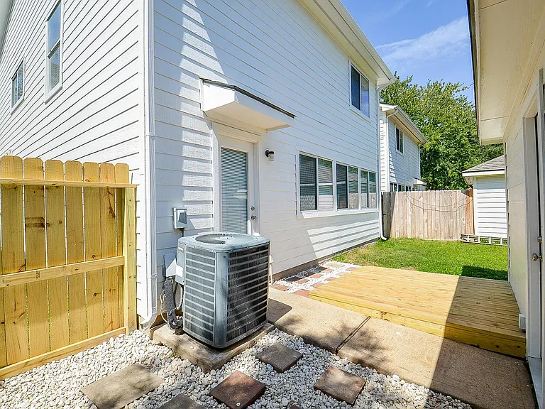 3935 Federal Ln — Photo 29