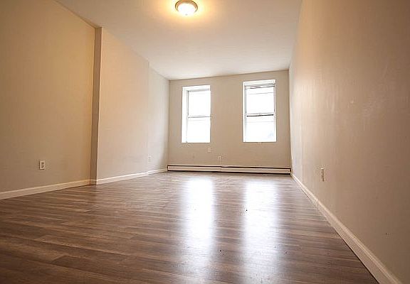 5th image of 2059 2nd Ave APT 2