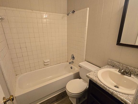 5th image of 215 Parris St SE APT 7
