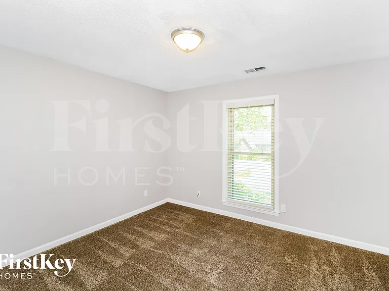 3707 Oak Forest Dr — Photo 13