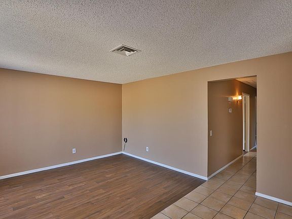 4th image of 6007 W Roanoke Ave