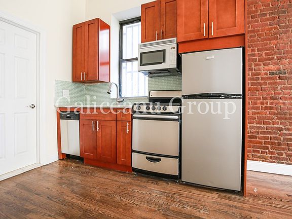 2nd image of 227 E 81st St Frnt 1