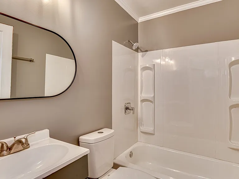 2202 Shirley Ave — Photo 5