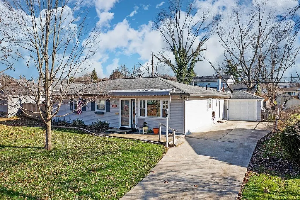 1024 Hillridge Rd photo 1