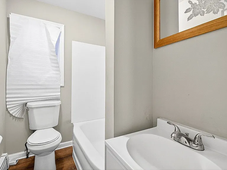 24 Steinhardt Ave — Photo 16
