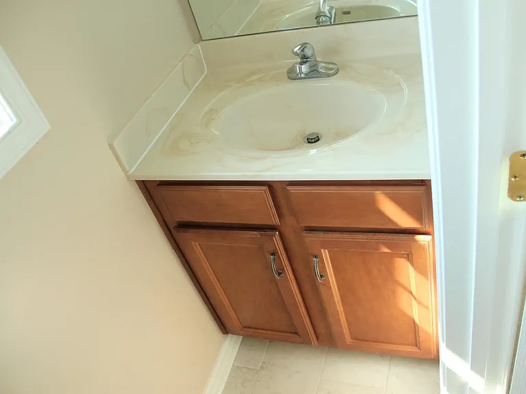 1/2 Bathroom 1st level
