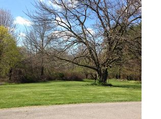 4374 Crescent Dr, Lockport, NY 14094