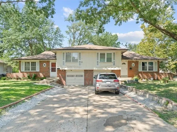 703 S Central St, Olathe, KS 66061