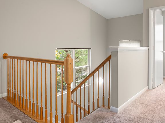 4th image of 10 Amberstone Ct APT L