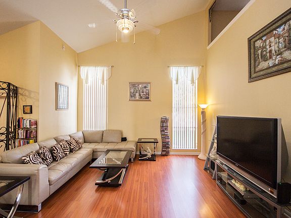 5th image of 10907 Buckwater Ct