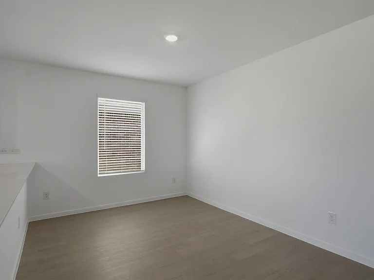 2536 Farrier Ln — Photo 6