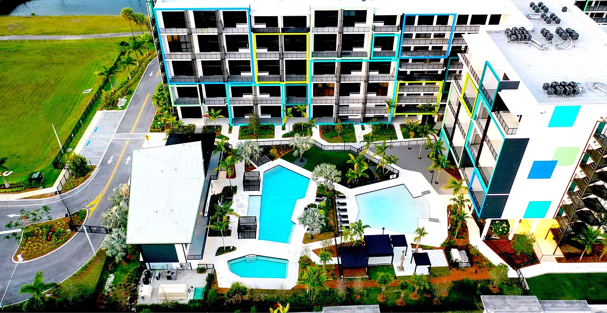Building Photo - Pixl