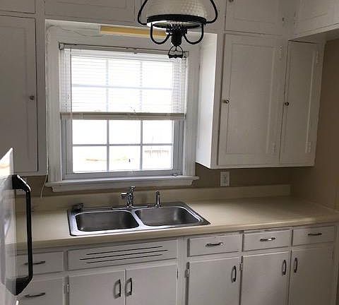Small but clean and functional kitchen