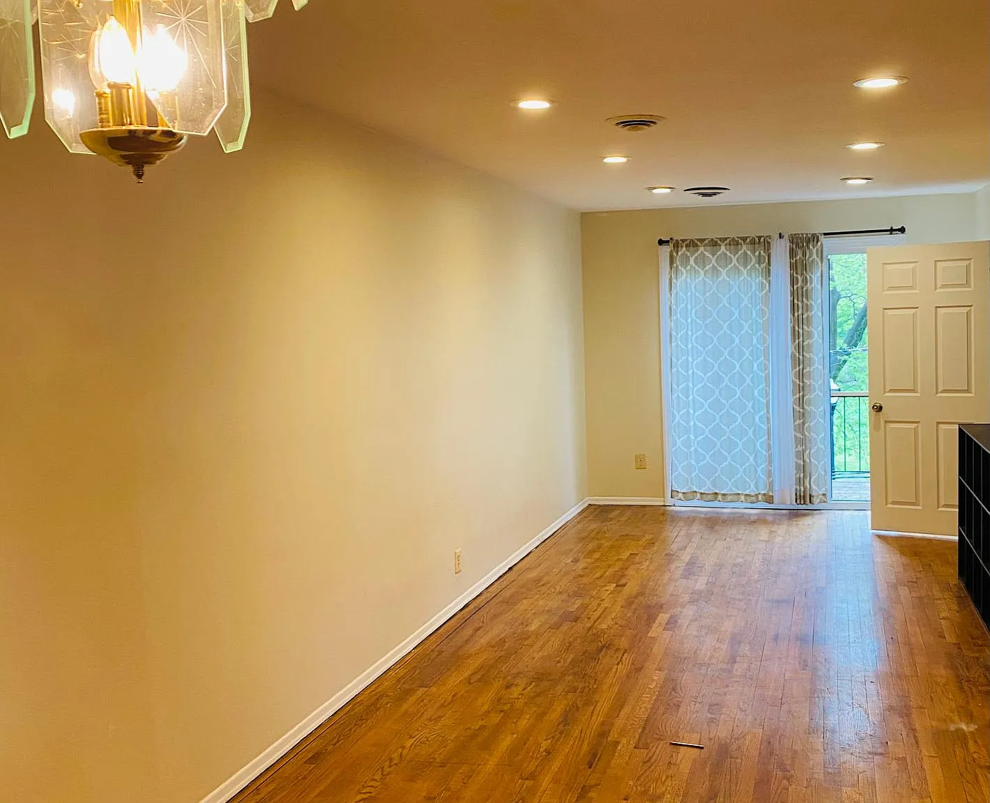 8 Bayside Park Dr — Photo 1