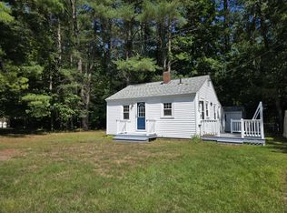 82 School St, Effingham, NH 03882