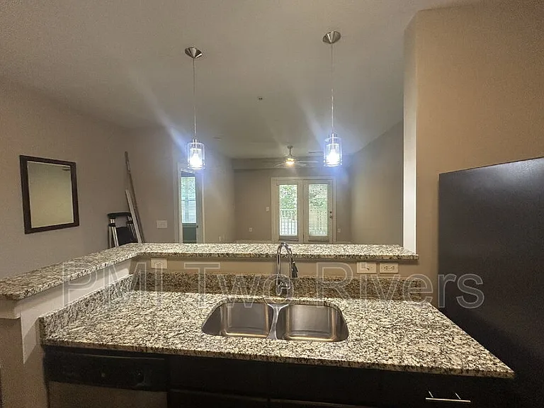 410 Rosedale Ave #211 — Photo 2