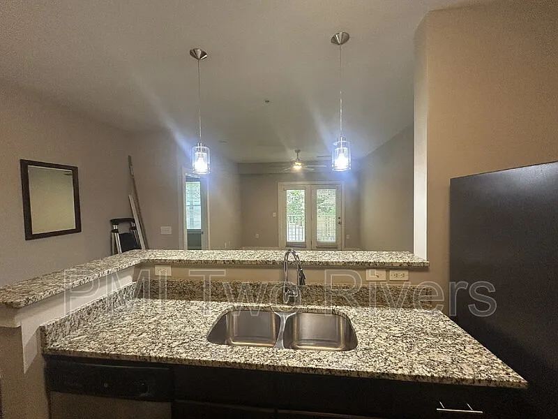 Building Photo - 410 Rosedale Ave #211