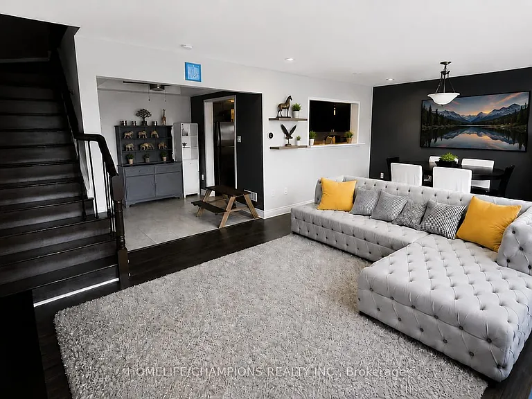 8840 Sheppard Ave E — Photo 2