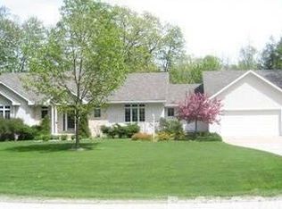 3226 Crystal Creek Ct, Green Bay, WI 54313