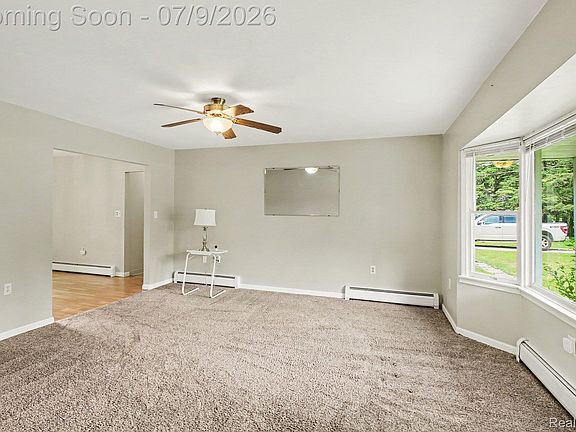3rd image of 2176 Kingston Dr