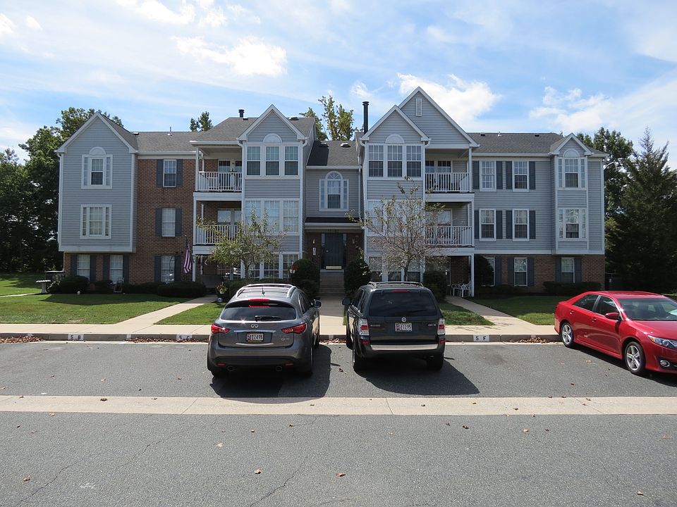 Condo Exterior & Parking Space