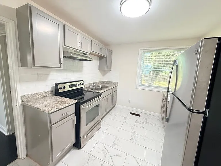 2013 Center Way S — Photo 3