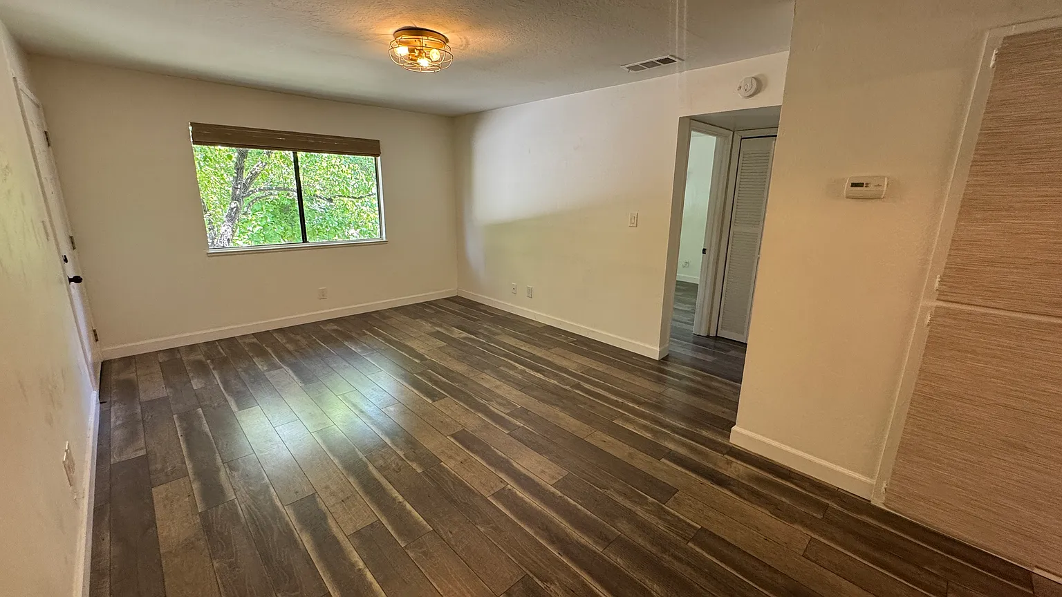 98 Laurel Dr photo 1
