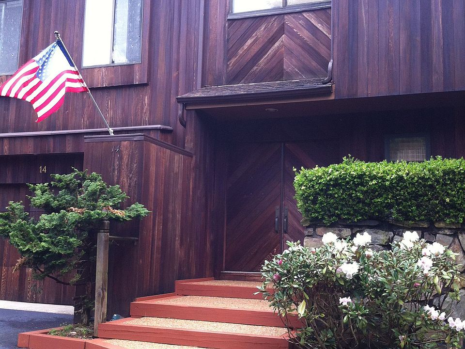 2nd image of 14 Morley Ct Unit 14