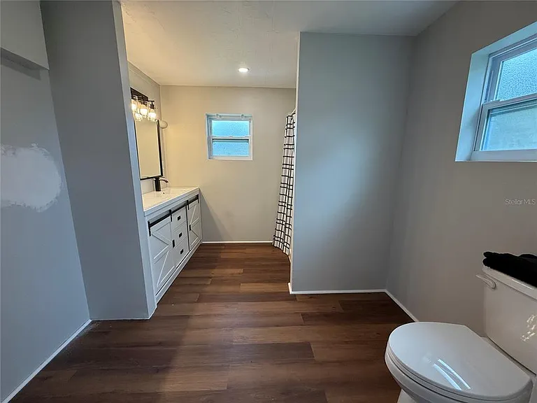 408 3rd Ave E #A — Photo 9