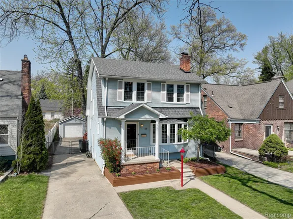 59 Wellesley Dr, Pleasant Ridge, MI 48069